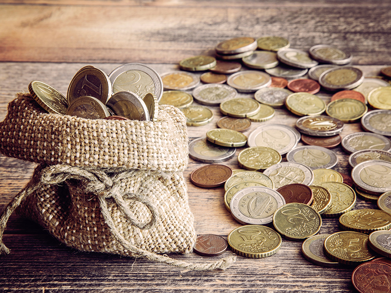 Pankkimaksut kurittavat pieniä yhdistyksiä