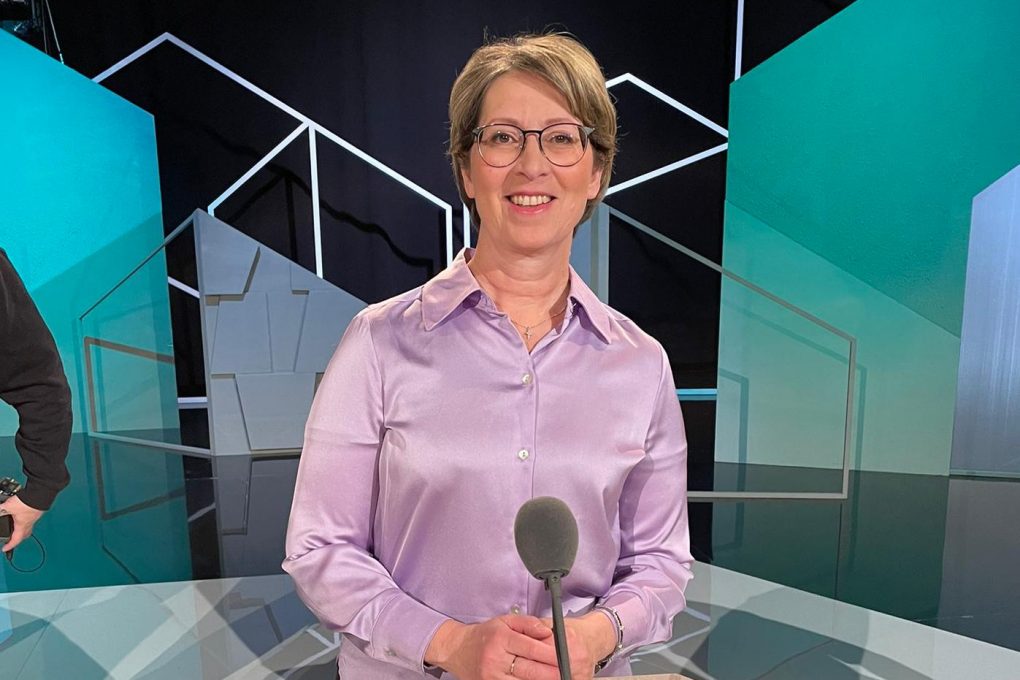 Sari Essayah tänään puheenjohtajatentissä Yle TV1:ssä - Kampanjoi ja tukee KD-ehdokkaita kaiken liikenevän ajan ympäri Suomen