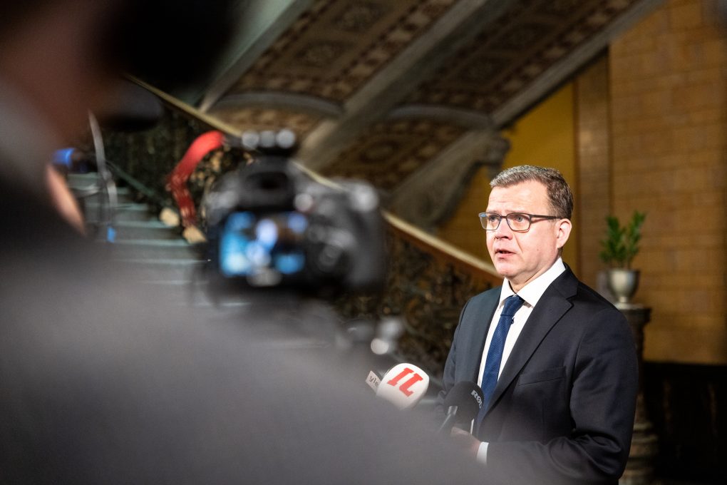 "Ilmastolakia ei avata" - Petteri Orpon mukaan vuoden 2035 hiilineutraalisuustavoitteesta pidetään kiinni