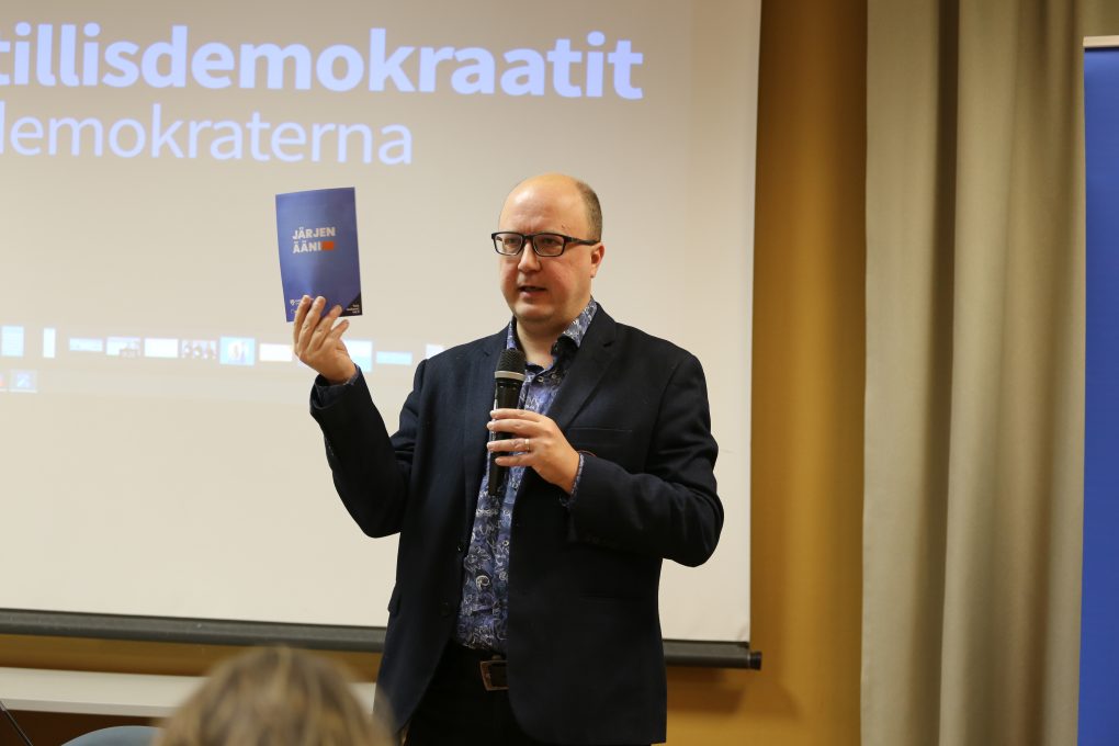 "Olen erityisesti kentän puoluesihteeri" - KD:n uutena puoluesihteerinä aloittava Mikko Rekimies tuntee puolueen kuin omat taskunsa