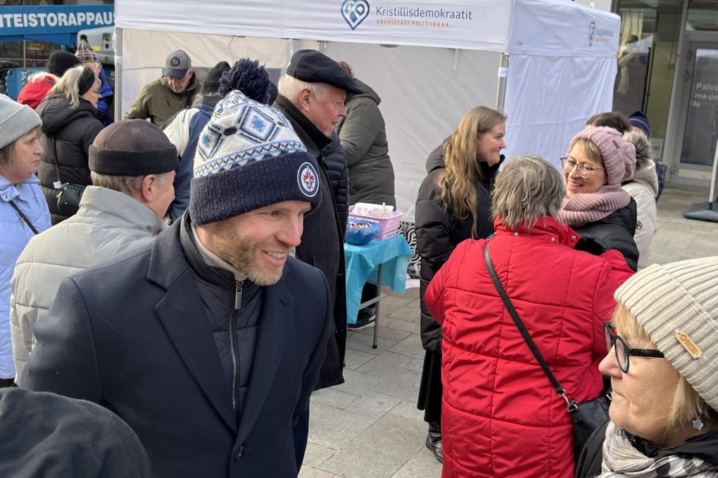 Kristillisdemokraatit haastaa muut puolueet liikuntakampanjaan