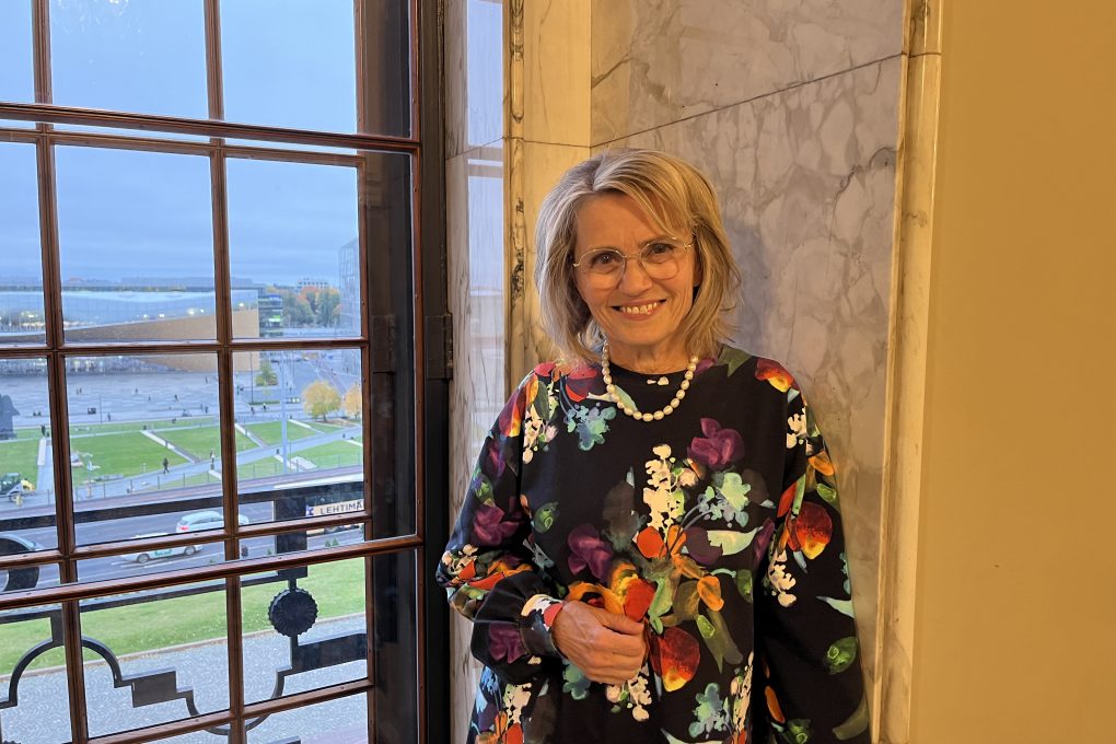 "Parempi kaataa vanhentuneet alkoholijuomat viemäriin" - Päivi Räsäsen mielestä alkoholin alennusmyynti ei sovi Alkolle