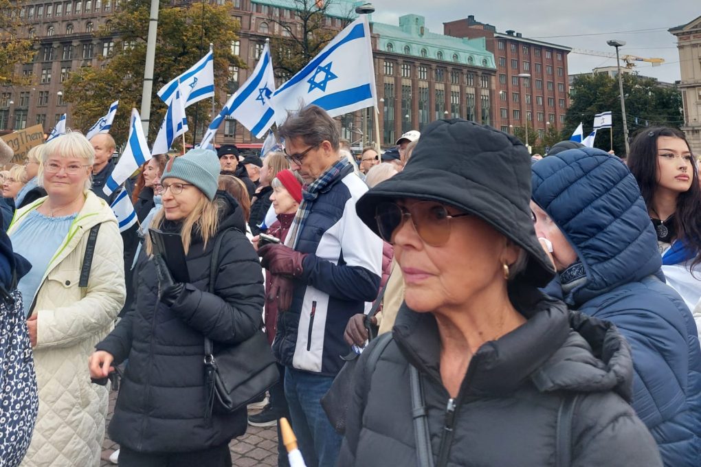 Hamasin hyökkäyksestä 2 vuotta - Suomessa 20 paikkakunnalla "Israelin puolesta - terroria vastaan" -mielenilmaus