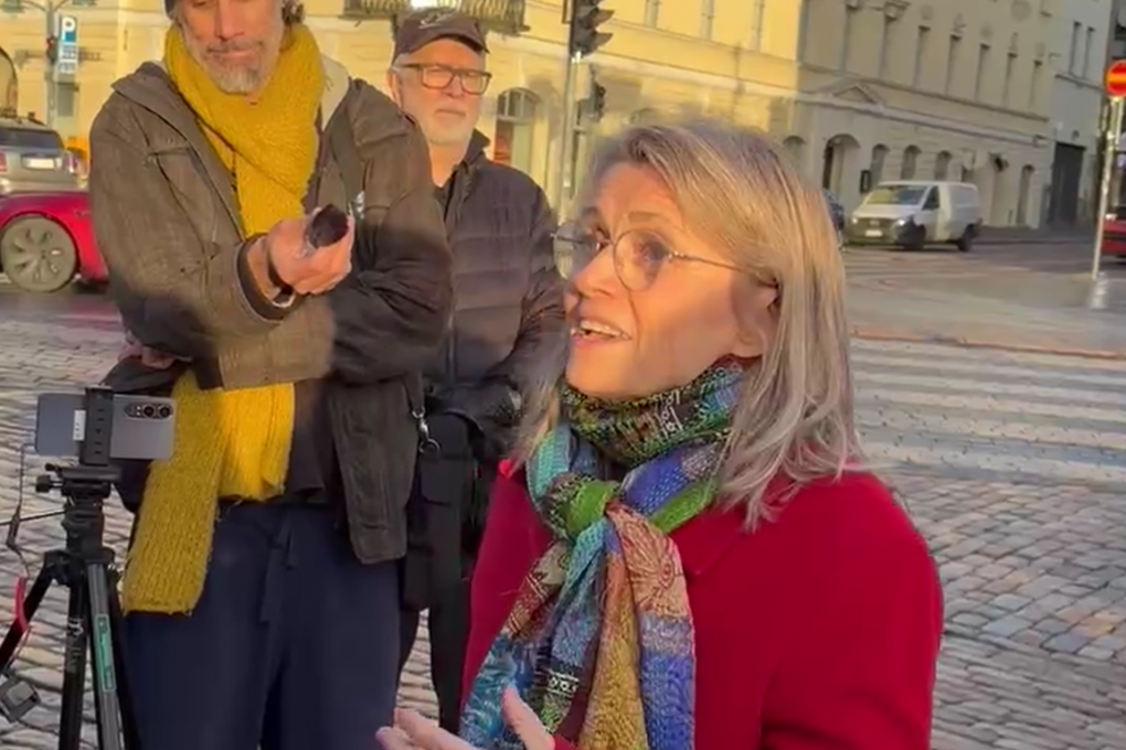 Tukimielenilmaus kokoontui aamulla Mantan patsaalla - Päivi Räsäsen Korkeimman oikeuden kuuleminen meneillään