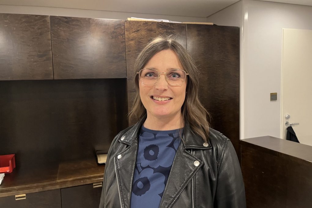 Ann-Niina Turunen sopeutui olemaan yhden naisen ryhmä niin Lappeenrannan kaupunginvaltuustossa kuin Etelä-Karjalan aluevaltuustossakin