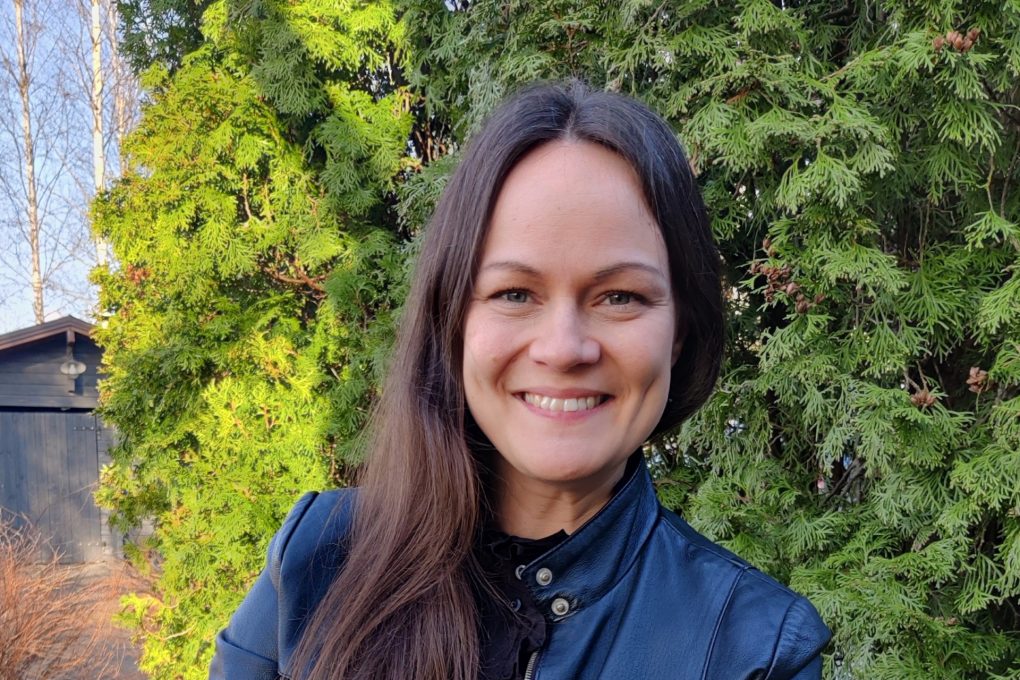 Kolmen pojan äiti Elise Oikari: Perheiden asiat ovat tärkeimmät niin kunnan- kuin aluevaltuutettunakin