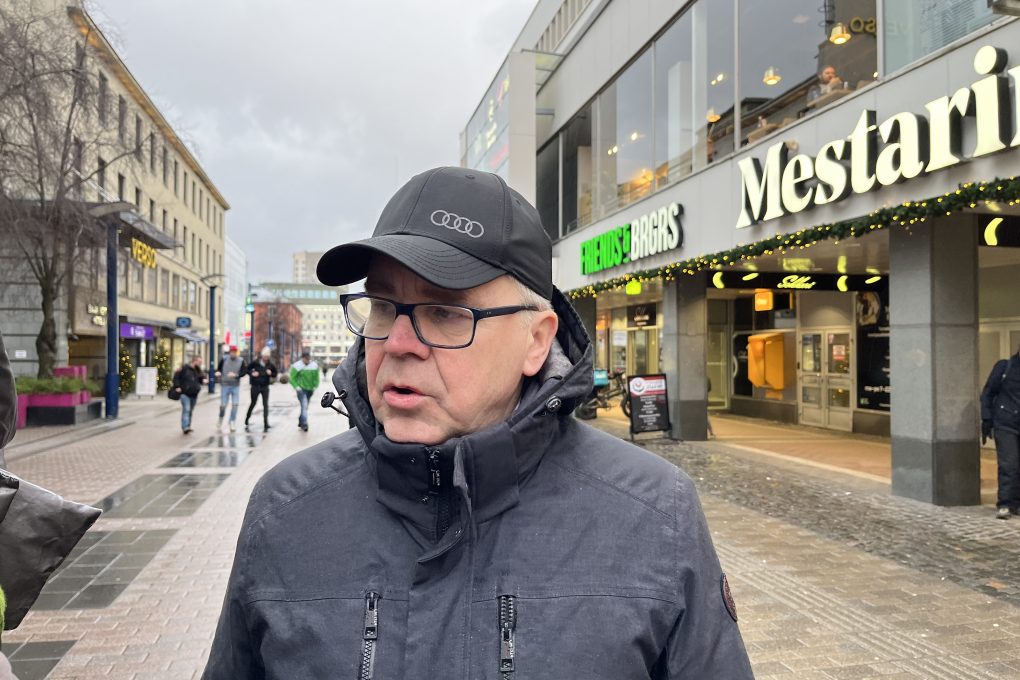 Kristillisdemokraateille talouden tasapainottaminen ei tarkoita heikoimmassa asemassa olevien unohtamista, Peter Östman sanoo