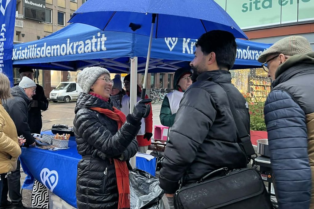 Sari Essayah perjantai-illan Uutisextrassa Maikkarilla - Ministerin vuodenvaihde ollut tapahtumatäyteinen