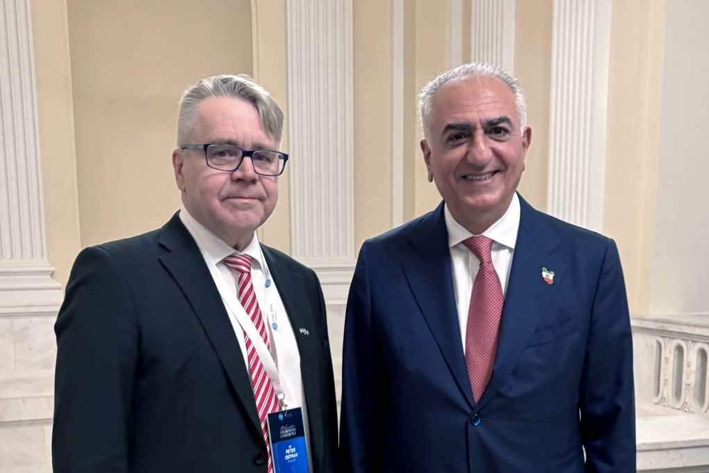 – Hiljaisuus Iranin sorrosta paljastaa ihmisoikeuspolitiikan kaksoisstandardit, Peter Östman sanoo