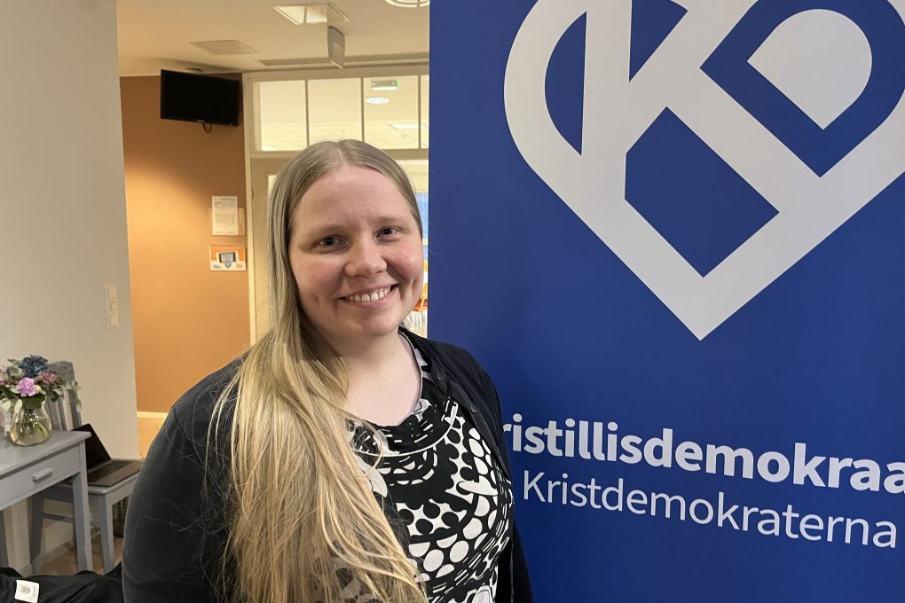 "Nuorena ajattelin, että ikinä en politiikkaan lähde" Lääkärin työ herätti kuopiolaisen Annukka Ojalan päättäjäksi
